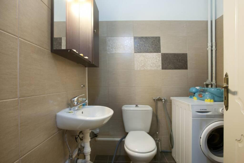 Three Bedrooms Apartment At The Center Of Афины Экстерьер фото