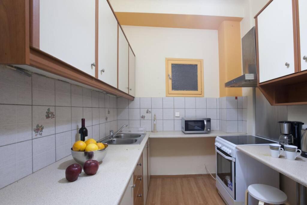 Three Bedrooms Apartment At The Center Of Афины Экстерьер фото